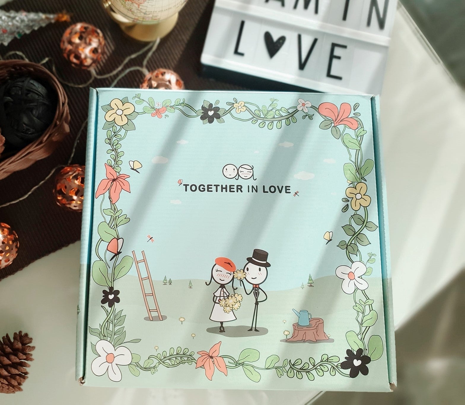 Together in love blank giftboxHome & GardenHuman Touch OfficialGift box size: 27x26x10.5 cm
Material: 3 ply cardboard paper
Gift box includes free gift card and decorate stencil paper 
Ideal for 1-2 boxes of pillowcases + one co
