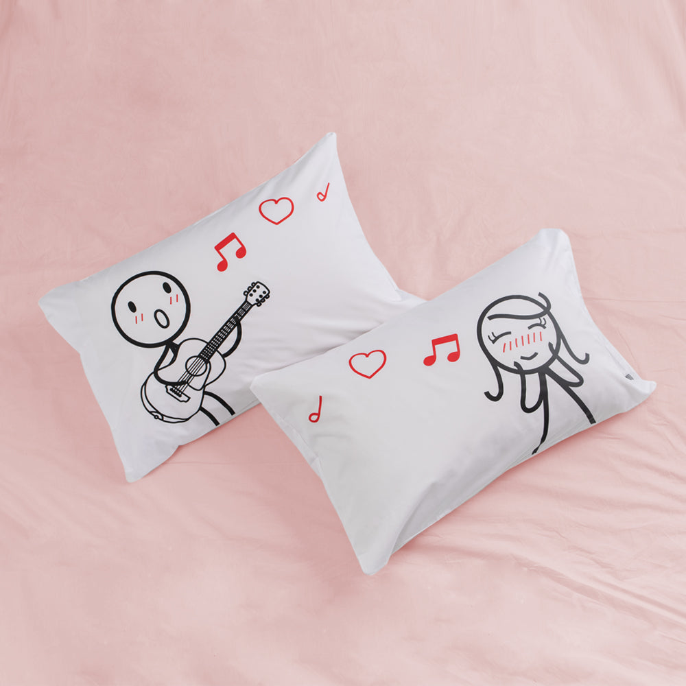 How about surprising your partner with a delightful pair of personalized pillows, adorned with adorable hand-drawn designs? Perfect for anniversaries and cherished gifts!